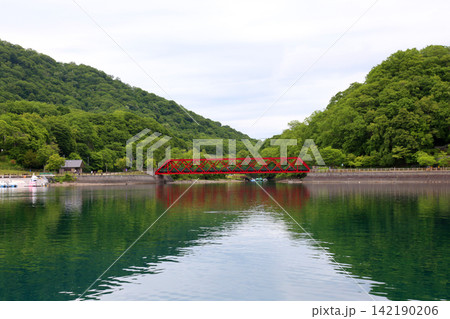 支笏湖 ヒメマス 山線鉄橋 支笏湖観光船 カルデラ湖 北海道観光 支笏洞爺国立公園 水中遊覧船 支笏湖 ヒメマス 山線鉄橋 支笏湖観光船 カルデラ湖 北海道観光 支笏洞爺国立公園 水中遊覧船 142190206