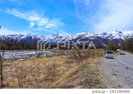 春を迎えた白馬村の風景 春を迎えた白馬村の風景 142190400