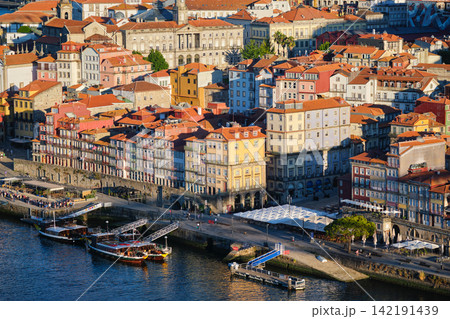 Elevated Ribeira Porto riverfront with boats on Douro River Elevated Ribeira Porto riverfront with boats on Douro River 142191439