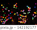 カラフルなイルミネーション 142192177
