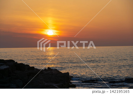 黄金岬海浜公園の夕暮れ 黄金岬海浜公園の夕暮れ 142195165