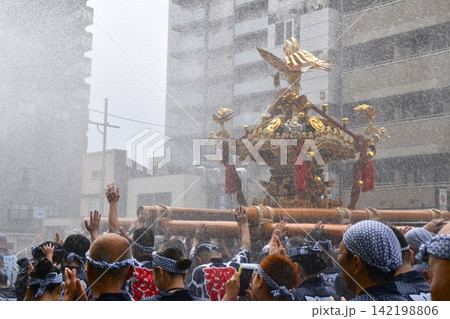 深川八幡祭の風景 東京 深川八幡祭の風景 東京 142198806