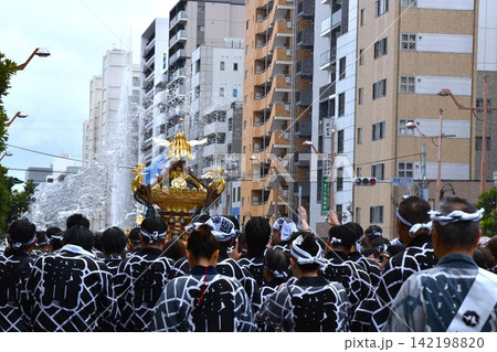 深川八幡祭の風景 東京 深川八幡祭の風景 東京 142198820