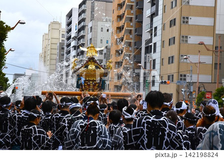 深川八幡祭の風景 東京 深川八幡祭の風景 東京 142198824