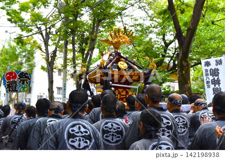 深川八幡祭の風景　東京 142198938
