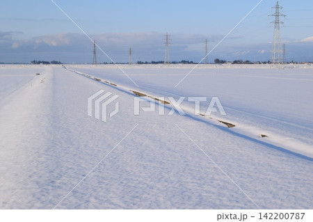 東北地方の雪景色 山形県庄内 142200787