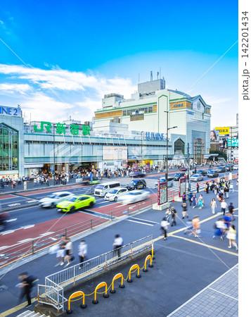 東京 新宿駅南口 夕景 東京 新宿駅南口 夕景 142201434