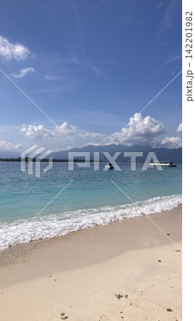 青い海 Gili Meno blue 南の島の風景 青い海 Gili Meno blue 南の島の風景 142201982