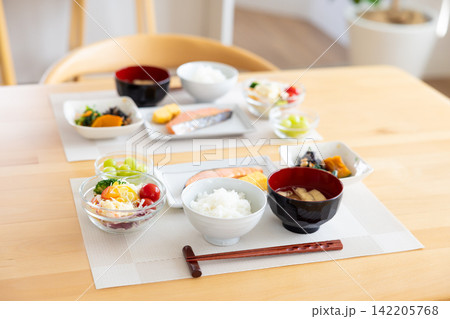 和食 朝ごはん(人物無し) 和食 朝ごはん(人物無し) 142205768