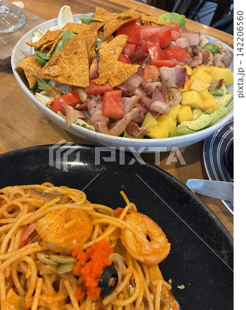 タコサラダとスパゲッティのランチ タコサラダとスパゲッティのランチ 142206560