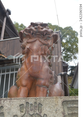 備前焼の狛犬(金刀比羅宮 一の坂脇/香川県仲多度郡琴平町) 備前焼の狛犬(金刀比羅宮 一の坂脇/香川県仲多度郡琴平町) 142206594
