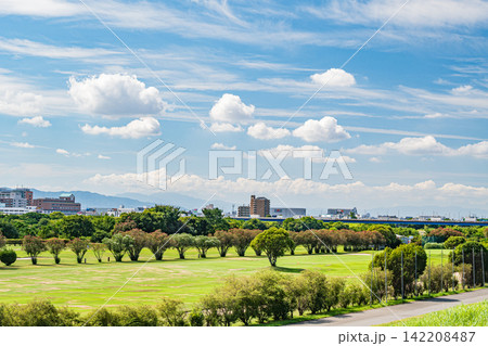 淀川の河川敷ゴルフ場 大阪府高槻市 淀川の河川敷ゴルフ場 大阪府高槻市 142208487