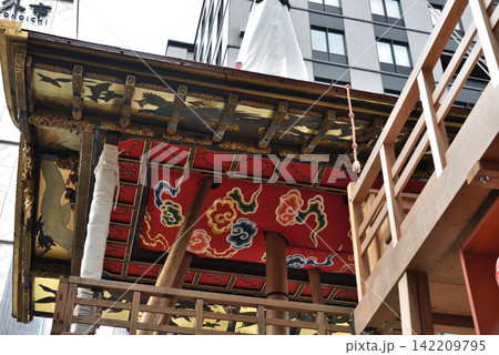祇園祭 山鉾建て 長刀鉾(京都市下京区) 祇園祭 山鉾建て 長刀鉾(京都市下京区) 142209795