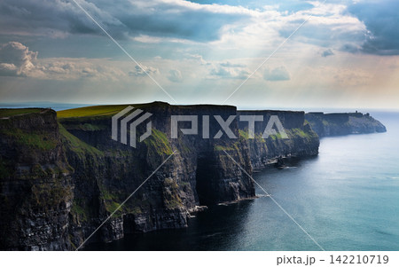 Dramatic Ocean Cliffs on the Irish Atlantic Coast Dramatic Ocean Cliffs on the Irish Atlantic Coast 142210719