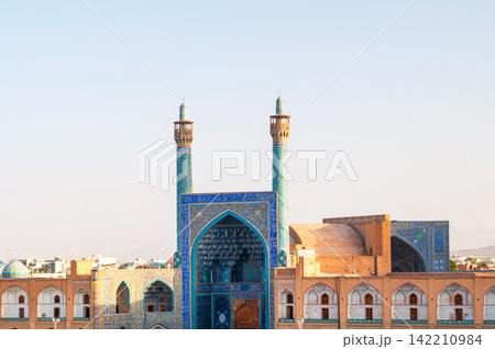 Islamic Mosque Minarets with Blue Tile Architecture in Isfahan Islamic Mosque Minarets with Blue Tile Architecture in Isfahan 142210984