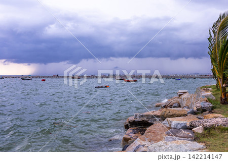 A storm is brewing at sea 142214147