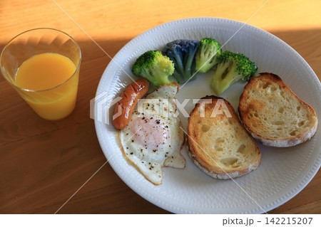 ある日の朝食(洋食) ある日の朝食(洋食) 142215207