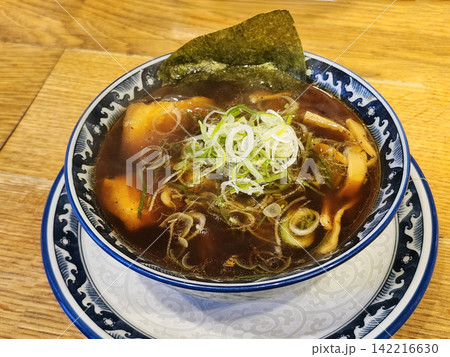 飛騨高山名物 中華そば(高山ラーメン) 醤油 飛騨高山名物 中華そば(高山ラーメン) 醤油 142216630