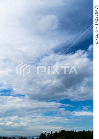夏空と雲 夏空と雲 142218477