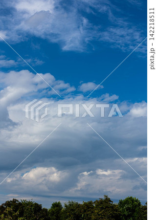 夏空と雲 夏空と雲 142218511