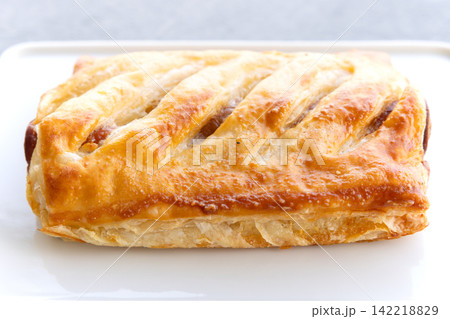 おいしいフランスのソーセージパン おいしいフランスのソーセージパン 142218829