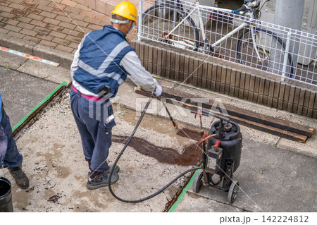 アスファルト舗装 舗装工事 アスファルト乳剤散布 プライムコート ハンドスプレヤー アスファルト舗装 舗装工事 アスファルト乳剤散布 プライムコート ハンドスプレヤー 142224812