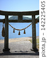 姫神社の鳥居と海 142225405