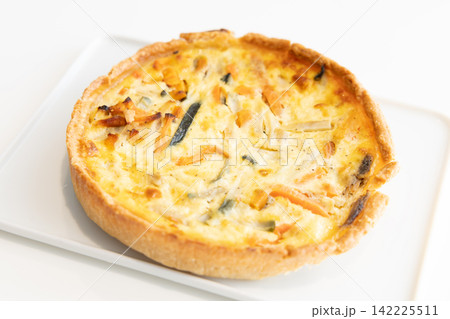 おいしいフランスのベジタブルキッシュ おいしいフランスのベジタブルキッシュ 142225511