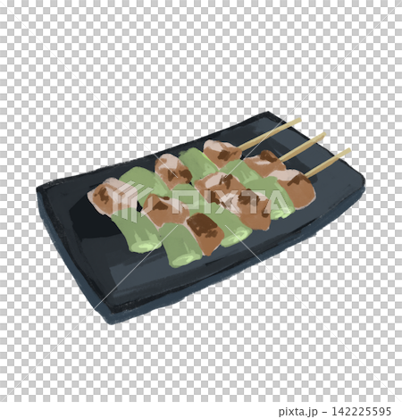 雞肉蔥串，盛於黑色盤子中 142225595