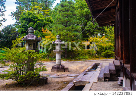 法界寺 女性の信仰を集める薬師如来のご利益：安産,授乳,子授 142227883