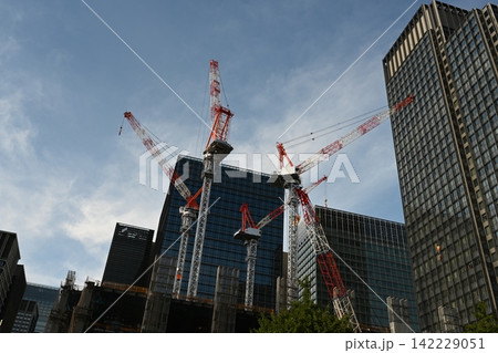 都心の高層ビル建設風景/High-rise construction scene in city 都心の高層ビル建設風景/High-rise construction scene in city 142229051