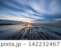 千葉県南房総市・根本海岸の岩礁と流れる雲を捉えた幻想的な夕暮れの長時間露光 千葉県南房総市・根本海岸の岩礁と流れる雲を捉えた幻想的な夕暮れの長時間露光 142232467