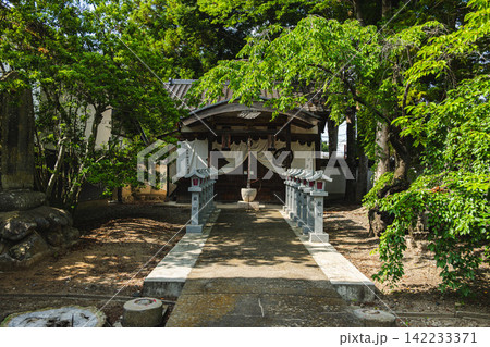 長野県松本市 無極寺の境内にある稲荷堂 長野県松本市 無極寺の境内にある稲荷堂 142233371