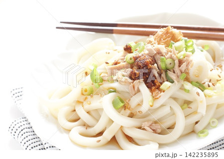 ツナと竹輪の冷やしうどん 142235895