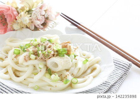 ツナと竹輪の冷やしうどん ツナと竹輪の冷やしうどん 142235898