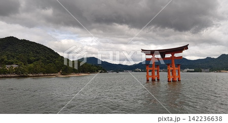 厳島神社、大鳥居【日本・広島】 厳島神社、大鳥居【日本・広島】 142236638