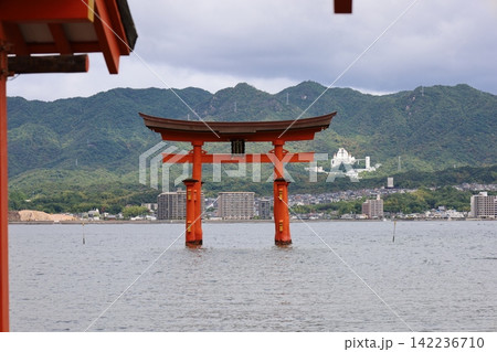 厳島神社、大鳥居【日本・広島】 厳島神社、大鳥居【日本・広島】 142236710