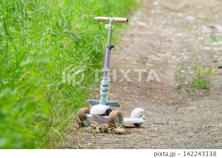 child's scooter child's scooter 142243138