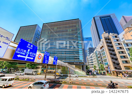 東京　中央区　昭和通り沿いの都市風景　京橋2丁目付近 142247675