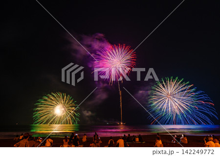 【神奈川県】湯河原温泉海上花火大会 142249772