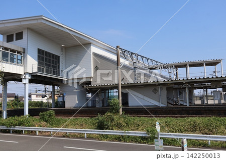 JR吉野ケ里公園駅の駅舎とプラットホーム（佐賀県神埼郡吉野ヶ里町） 142250013