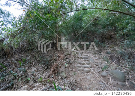台湾小百岳No.35 火炎山登山ルートの風景 台湾小百岳No.35 火炎山登山ルートの風景 142250456