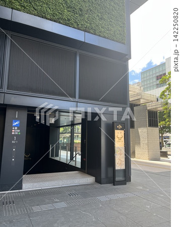 福岡市地下鉄天神駅10番出入口(ONE FUKUOKA BLDG.) 福岡市地下鉄天神駅10番出入口(ONE FUKUOKA BLDG.) 142250820