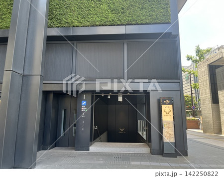 福岡市地下鉄天神駅10番出入口(ONE FUKUOKA BLDG.) 福岡市地下鉄天神駅10番出入口(ONE FUKUOKA BLDG.) 142250822