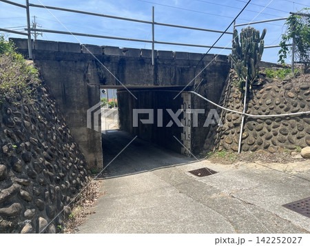 台湾鉄路「崎頂駅」付近の風景(台湾・苗栗県) 台湾鉄路「崎頂駅」付近の風景(台湾・苗栗県) 142252027