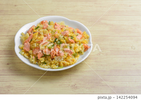 鮭チャーハン 142254094