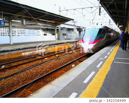発車を待つ特急しおかぜ 発車を待つ特急しおかぜ 142258499