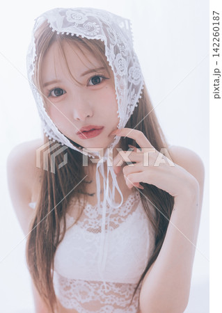 バレエコアファッションの女性 バレエコアファッションの女性 142260187