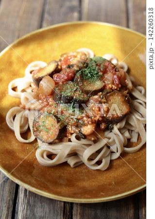 平打ち玄米麺で作った茄子ミートパスタ グルテンフリー麺 平打ち玄米麺で作った茄子ミートパスタ グルテンフリー麺 142260318