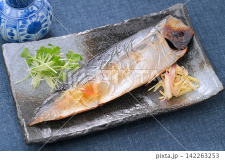 サバの干物焼き。海鮮料理。 サバの干物焼き。海鮮料理。 142263253
